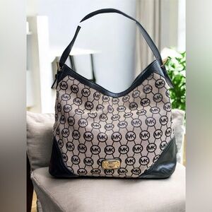 Michael Kors Millbrook Shoulder Bag In Signature Canvas